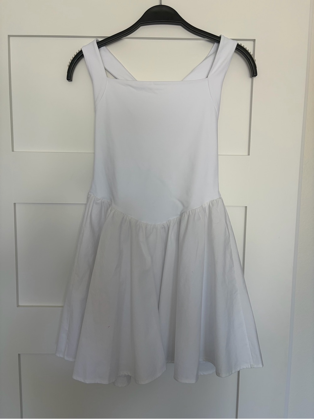 Aritzia Babaton white Active wear dress